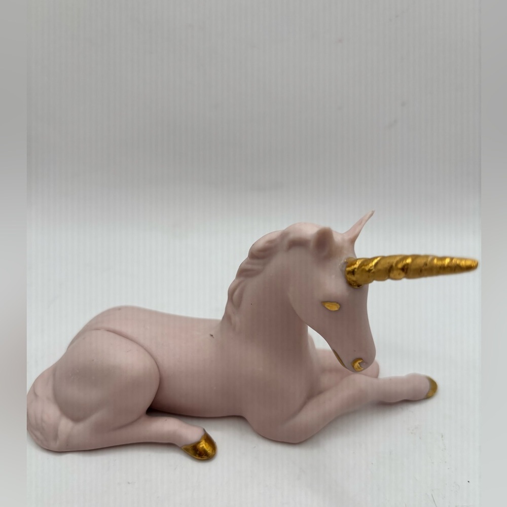 Unicorn Pink Porcelain Figurine with Gold Horn and hooves. - Picture 5 of 13